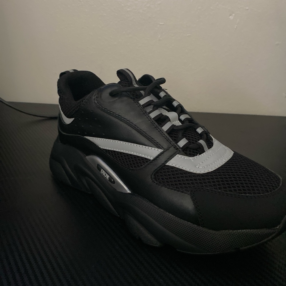 Black and Gray Men's Athletic Shoes - Picture 3 of 4